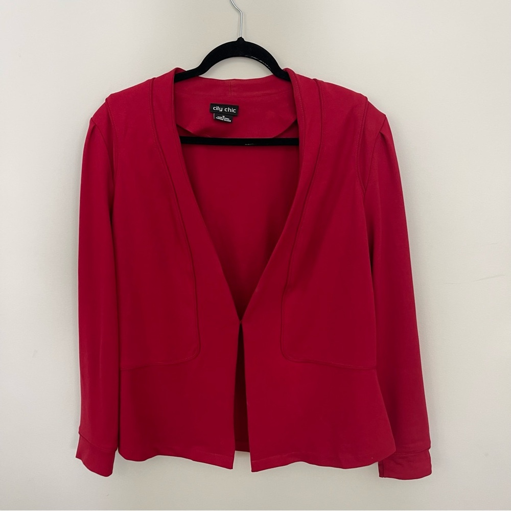 City Chic Blazer Size M Casual Work Attire Hook And Eye Latch Short Length EUC